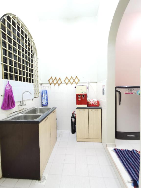 Kuchyň nebo kuchyňský kout v ubytování Warni Villa 8 Whole Or Room