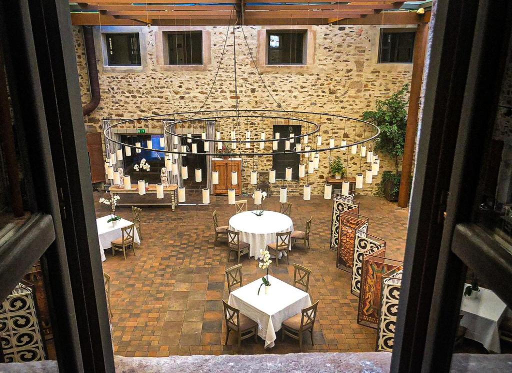 Restaurace v ubytování Komentu Maitea