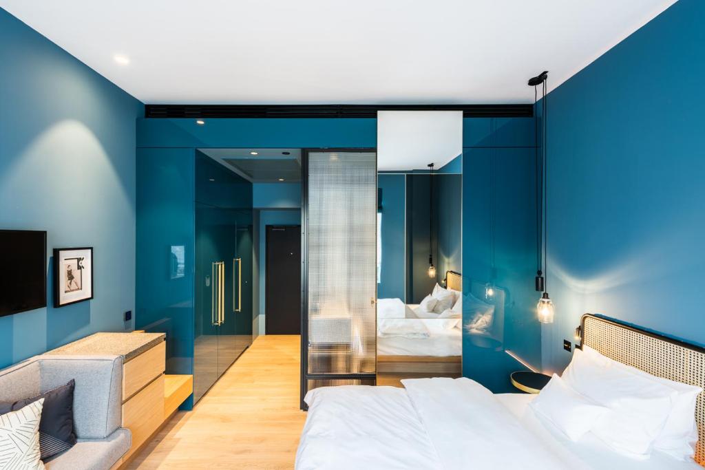 Maximilian Hotel - 1