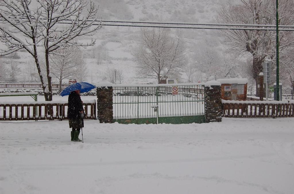Apartaments Vall Ferrera during the winter
