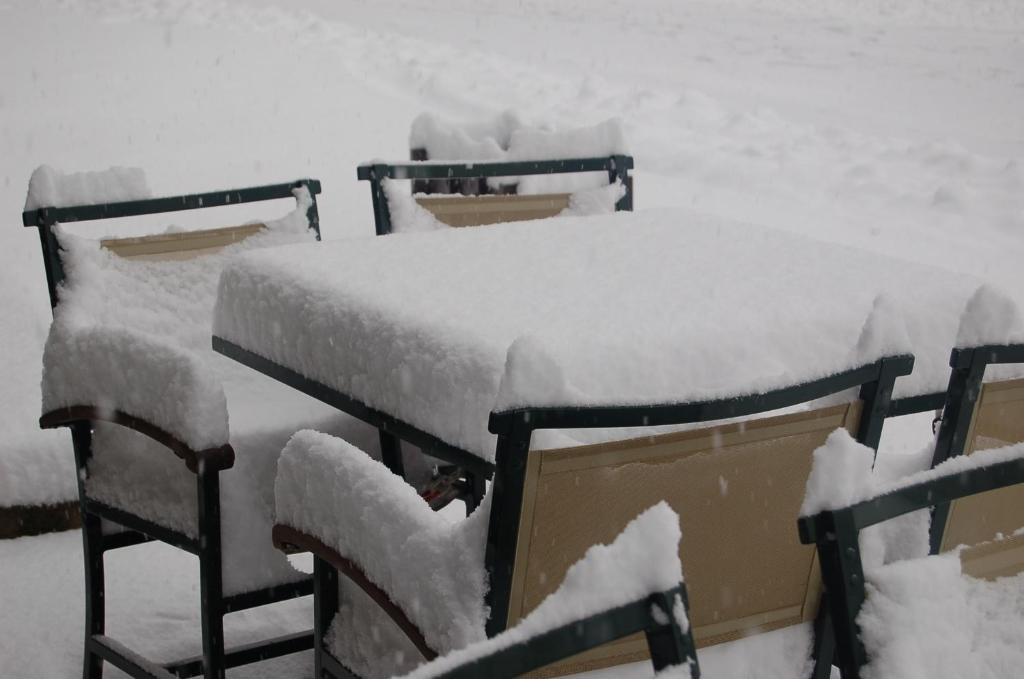 Apartaments Vall Ferrera during the winter