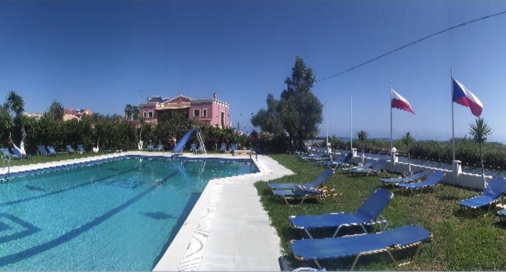 Bazén v ubytování Monika Hotel Sidari nebo v jeho okolí