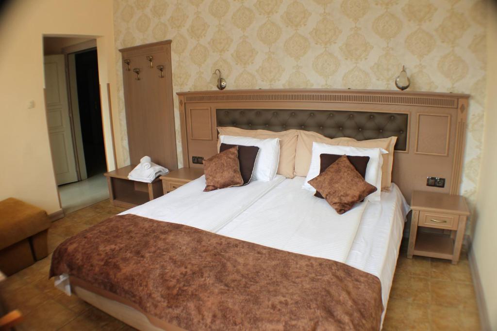 
Легло или легла в стая в семеен хотел Перун
