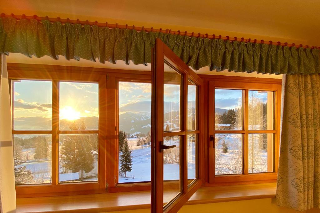 Nespecifikovaný výhled na hory nebo výhled na hory při pohledu z apartmánu