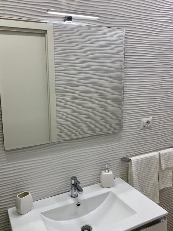 A bathroom at Torre dei Mori Boutique Rooms B&B
