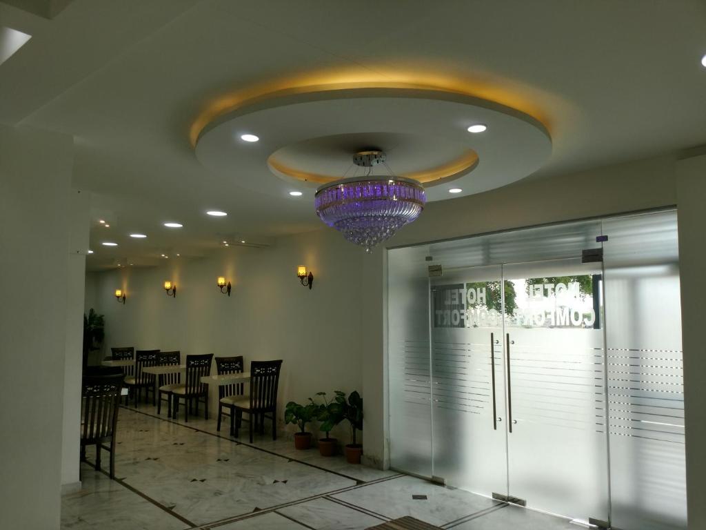 Hotel Comfort INN (R) - Housity