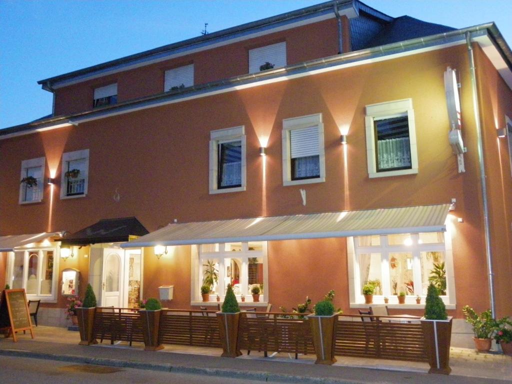 Budova, kde se penzion – hostinec nachází
