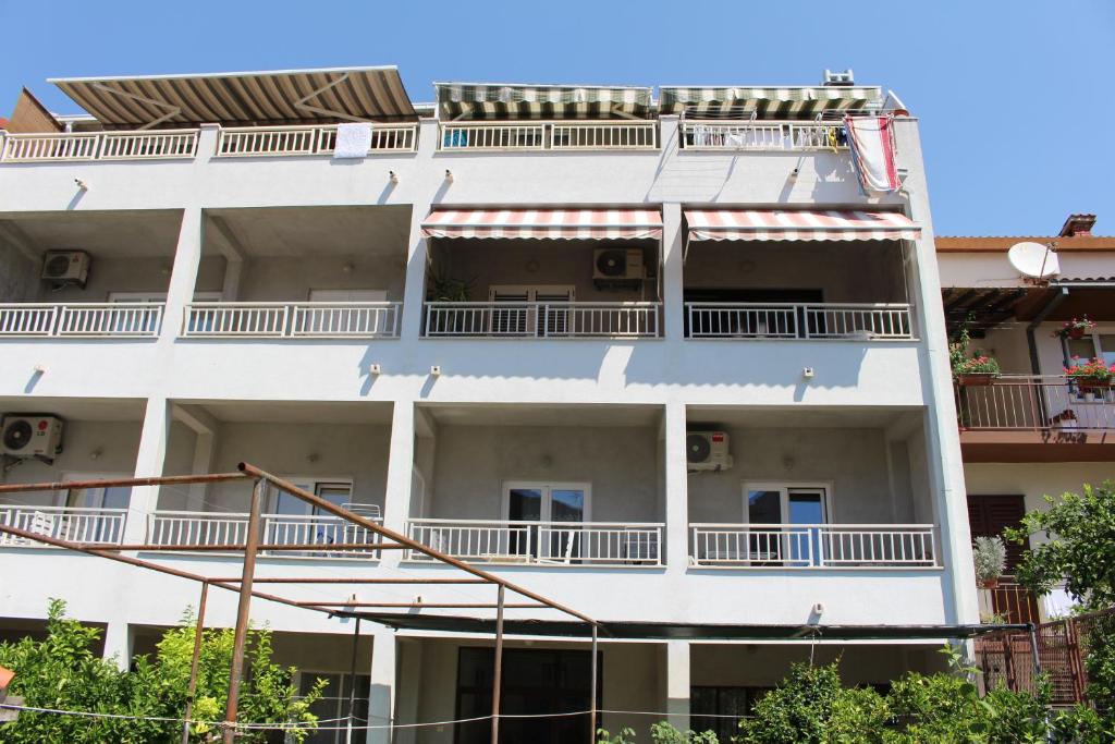 Balkón alebo terasa v ubytovaní Apartman Miljko Podgora