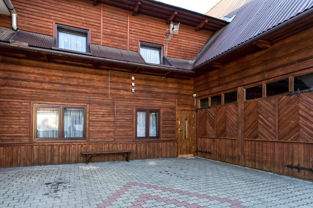 Budova, v ktorej sa apartmán nachádza