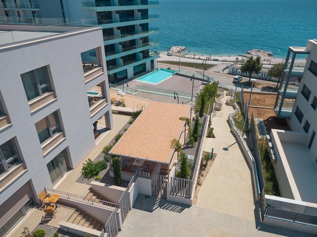 Bazén v ubytovaní Eol Apartments Split alebo v jeho blízkosti