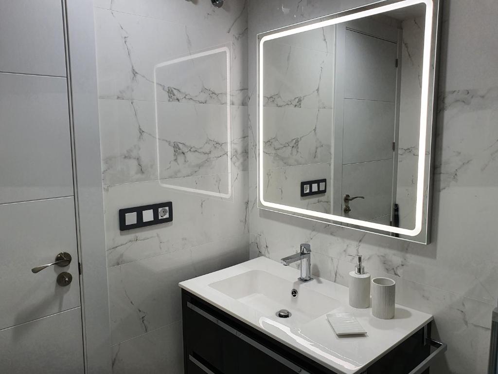 Ordoño II Suites con Aire Acondicionado y Wifi - 9