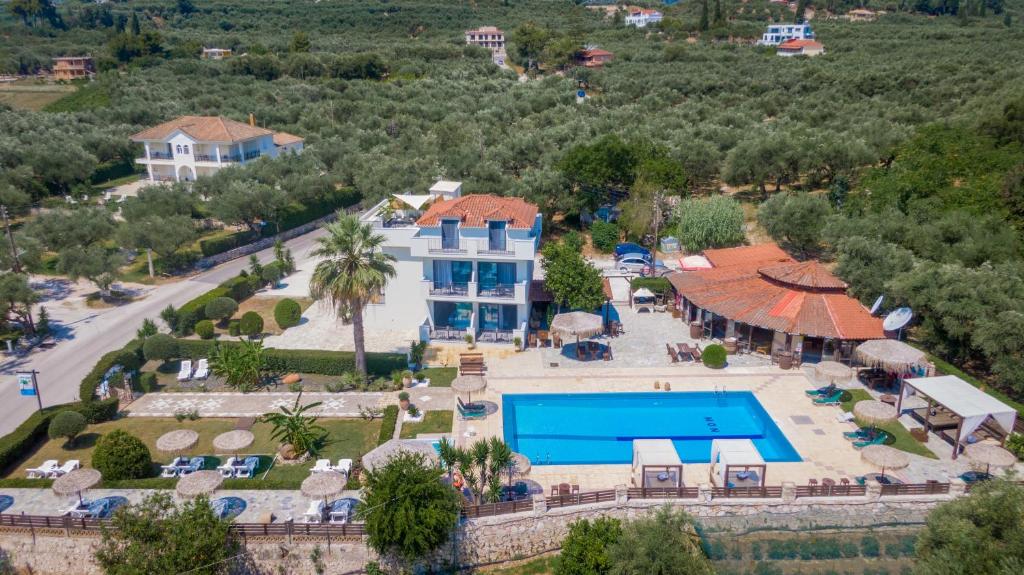 Piscina di Mon Repo Suites o nelle vicinanze