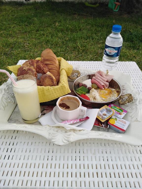 Maistas svečių namuose arba netoliese