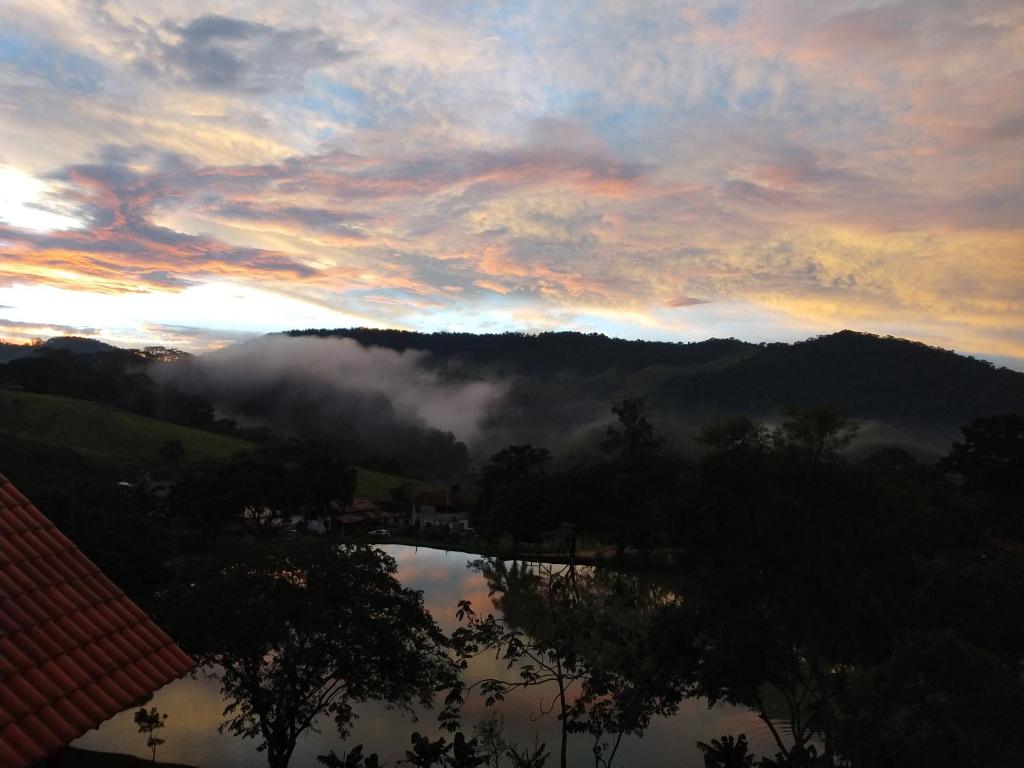 Chalés Pedacinho do Céu com Jacuzzi no deck entre Penedo e Mauá