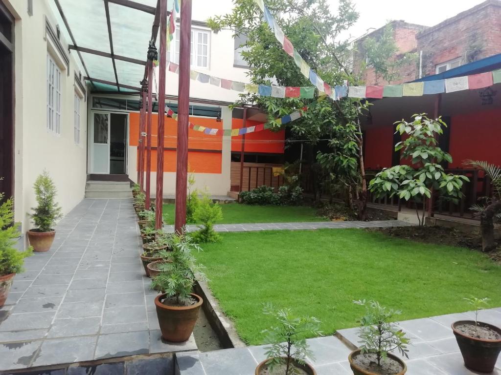 Giardino di Hotel Chhimeki