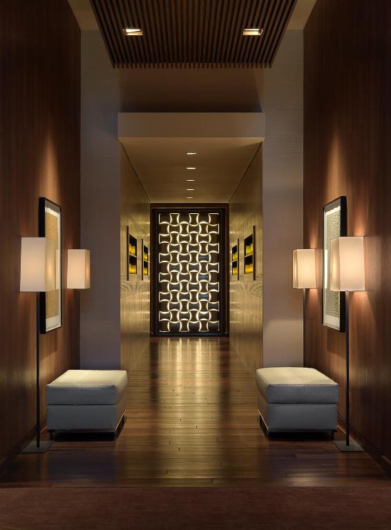 Ein Bett oder Betten in einem Zimmer der Unterkunft M Resort Spa &amp; Casino