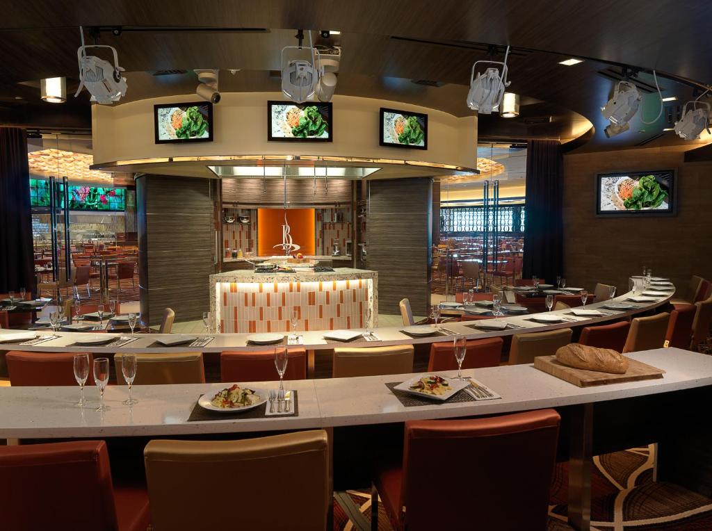 Ein Restaurant oder anderes Speiselokal in der Unterkunft M Resort Spa &amp; Casino 