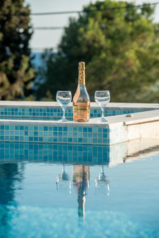 The swimming pool at or close to Villa CostaMare - enjoy lazy days on the private Pool-Jacuzzi