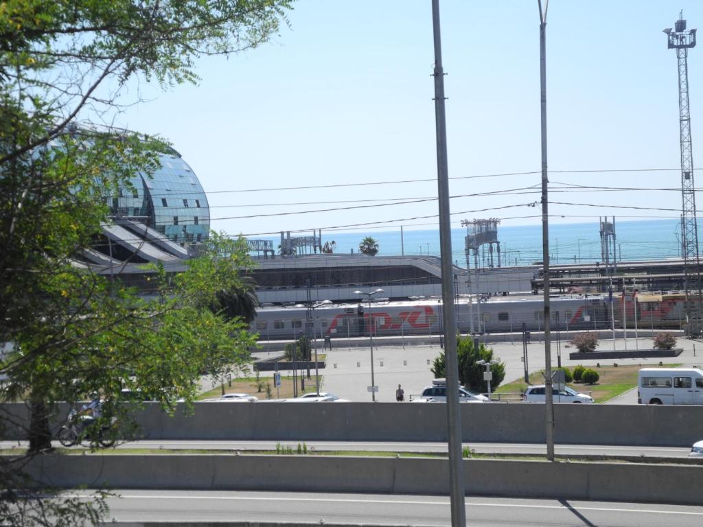 アドレルにあるStation Apartments.の鉄道駅の眺望