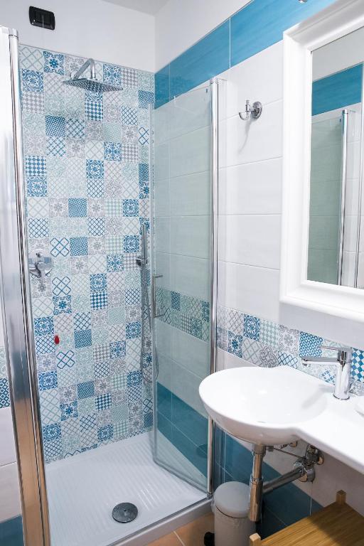 Vittoria Guest House Salerno - 11