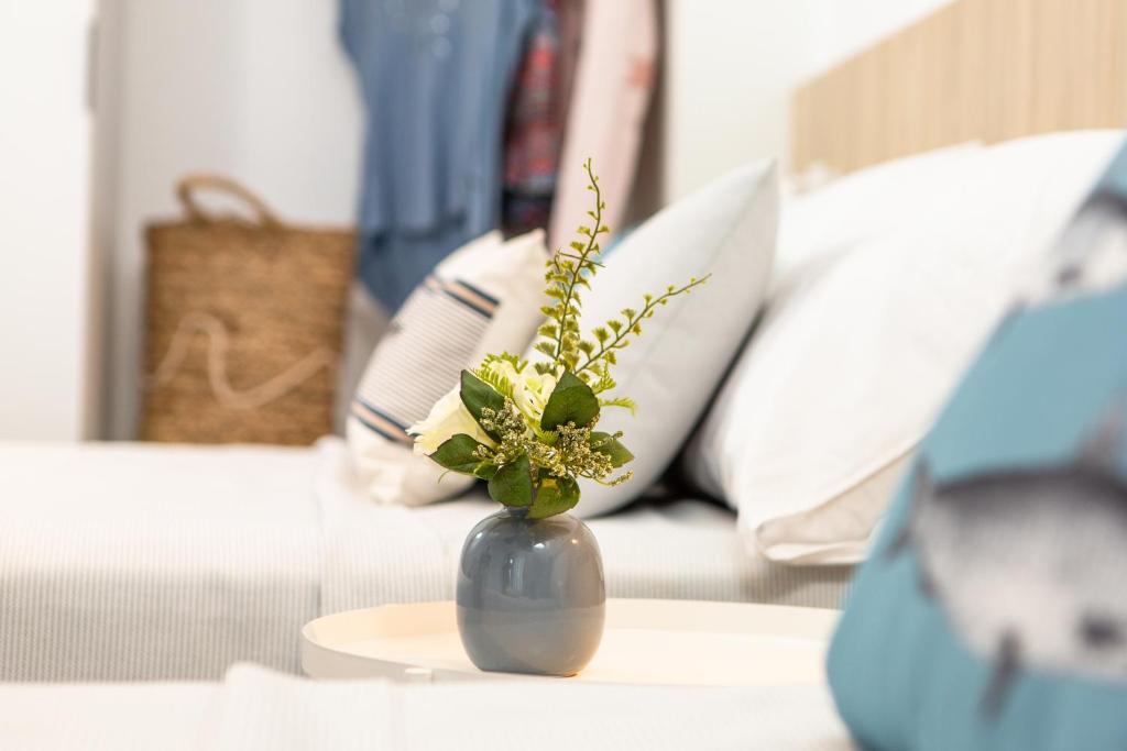 Postel nebo postele na pokoji v ubytování RVHotels Ametlla Mar