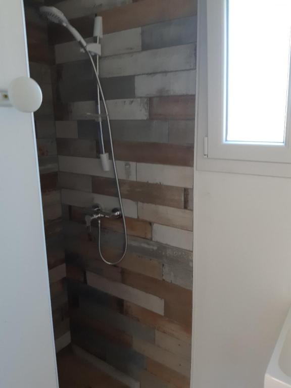 Koupelna v ubytování ETABLISSEMENT CHEZ JULES