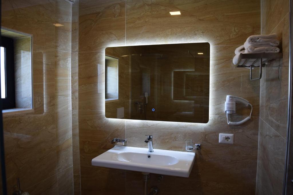 Amber Hotel Albania - Image 3