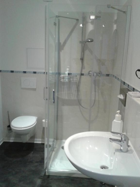 Koupelna v ubytování Hotel Rhein-Residenz
