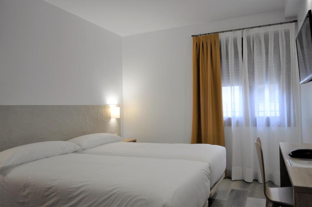 Hostal Restaurante Villa de Brihuega, Brihuega – Updated 2023 ...