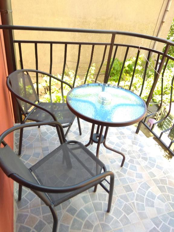 A balcony or terrace at Guest House Sunflowers