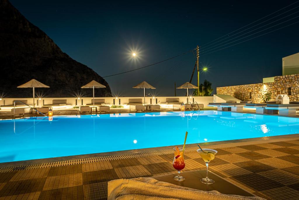 Bazén v ubytování Marianna Hotel nebo v jeho okolí