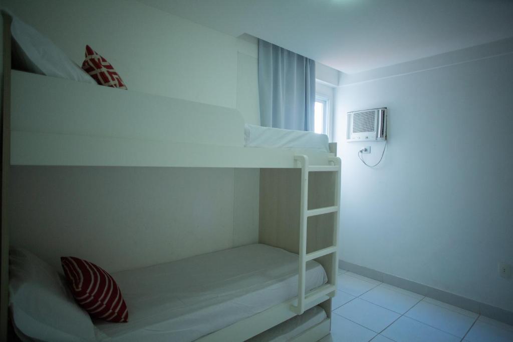  Apartamento de 3 Quartos - Em frente à Praia das Virtudes!