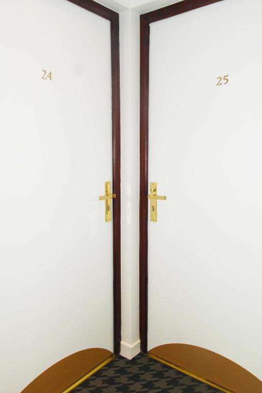 Hotel Belle-Vue Vieux-Port - Resim 44