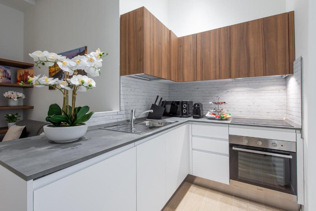 Milan Royal Suites - Centro Brera - Two-Bedroom Apartment - Via Broletto 41