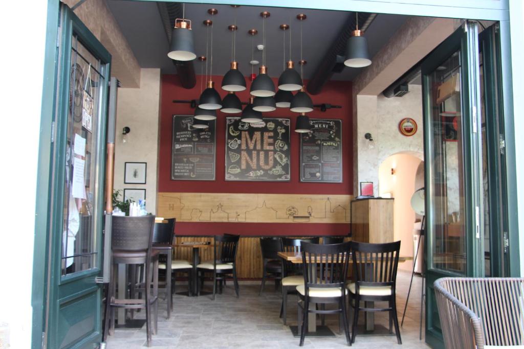 Restaurace v ubytování Vila Emilia