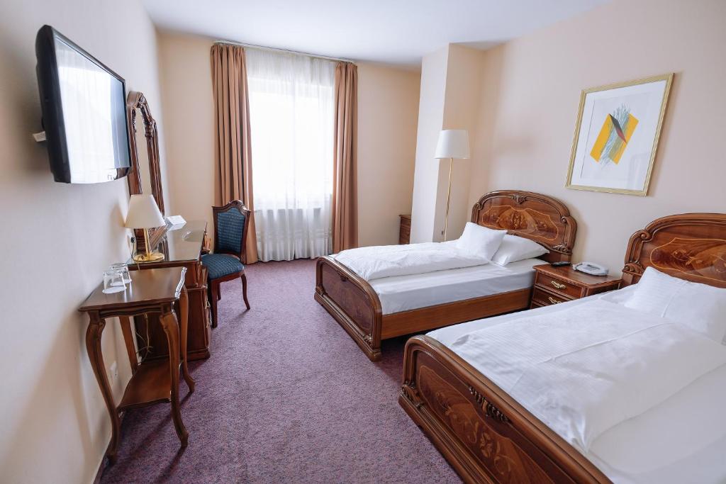 Pannonia Hotel - Zakelijke Tweeling Kamer