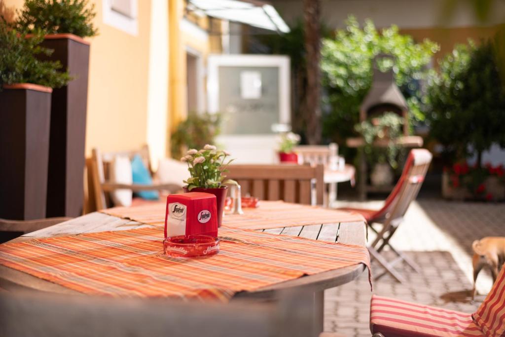 Patio nebo venkovní prostory v ubytování Hotel Liebetegger-Klagenfurt