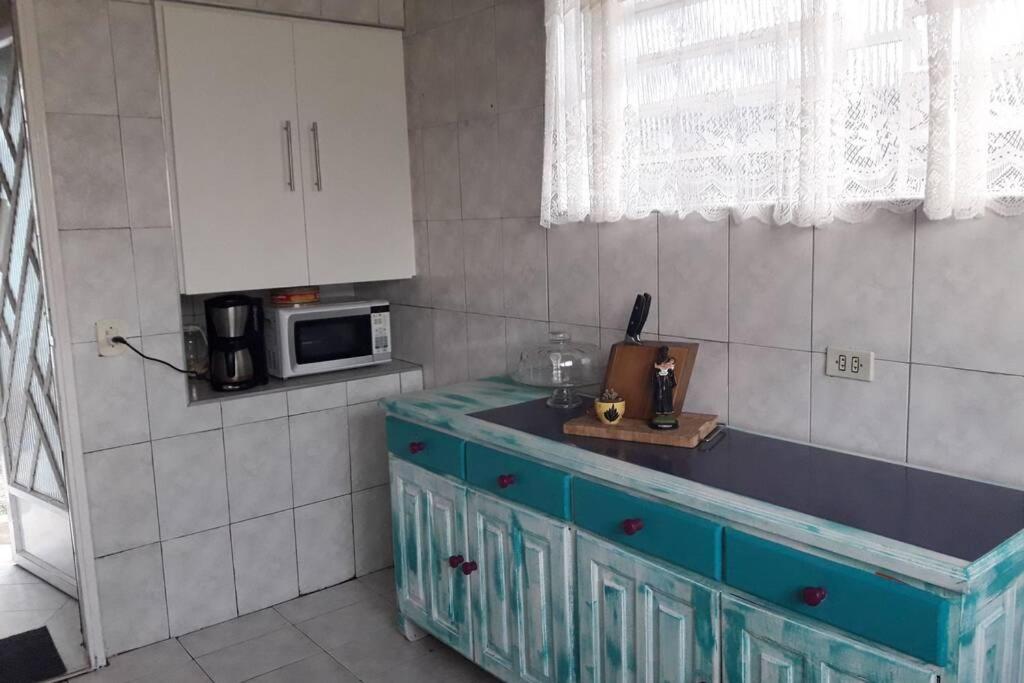  Casa grande e bem localizada
