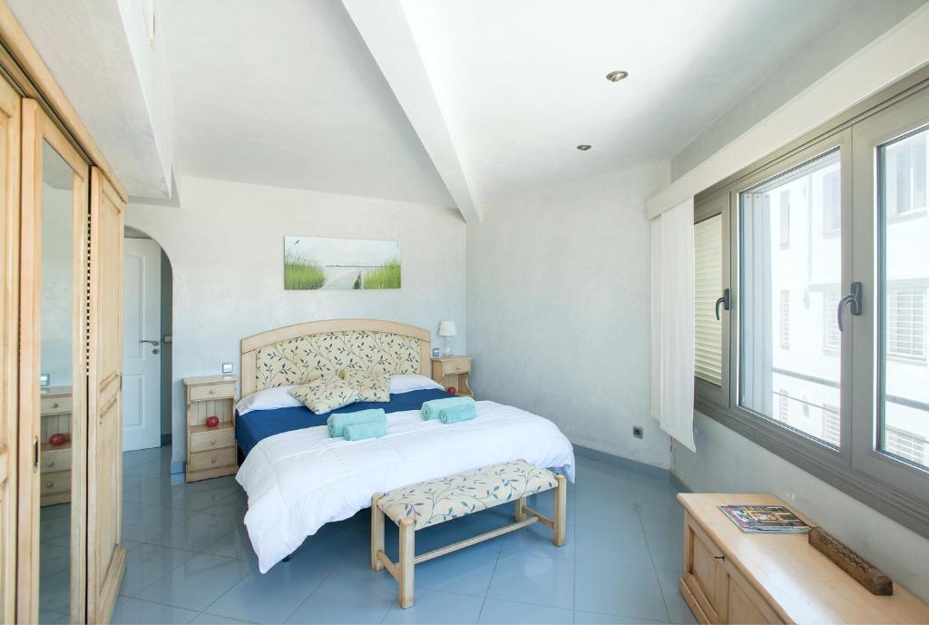 Life By the Beach - Sea View Apartment 1, Puerto Pollensa ...