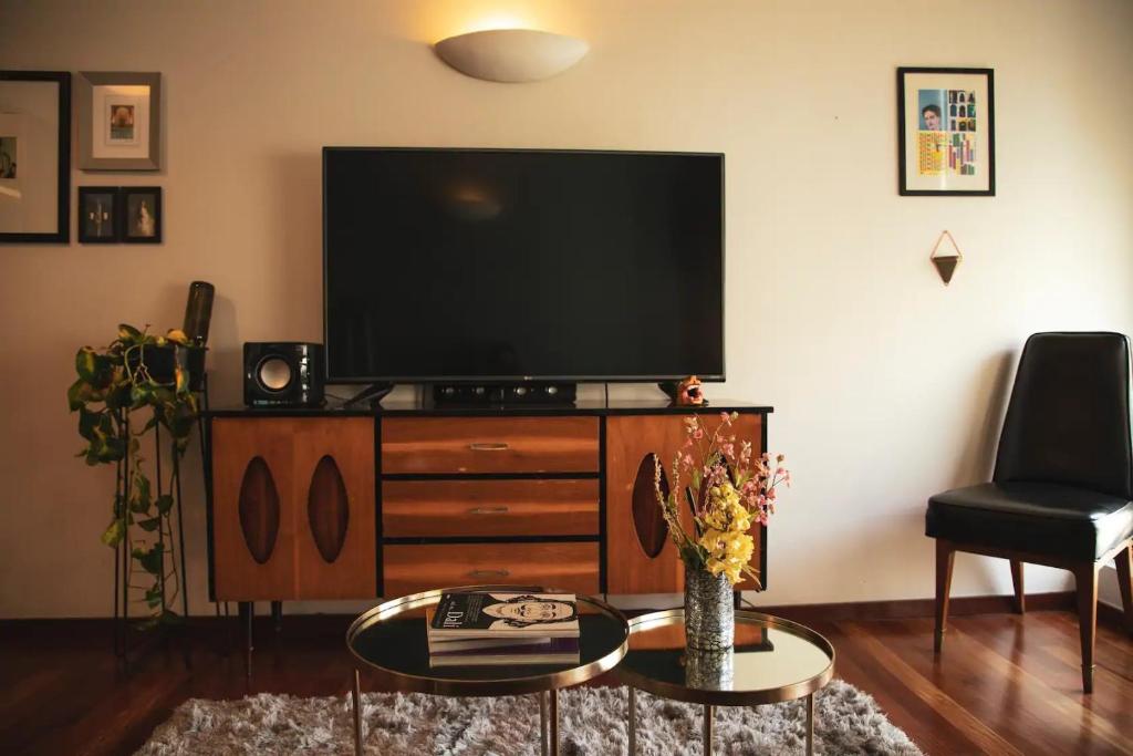 1312 Premier private apartment four guests downtown - One-Bedroom Apartment
