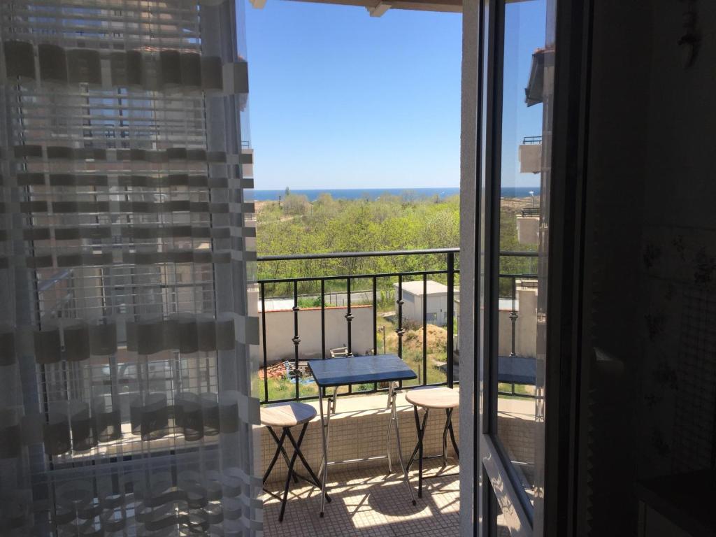 A balcony or terrace at Apartament Keti