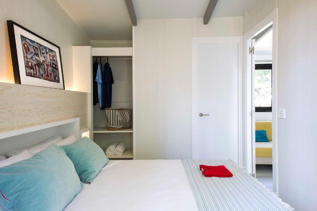 Cama o camas de una habitación en Tamarit Beach Resort