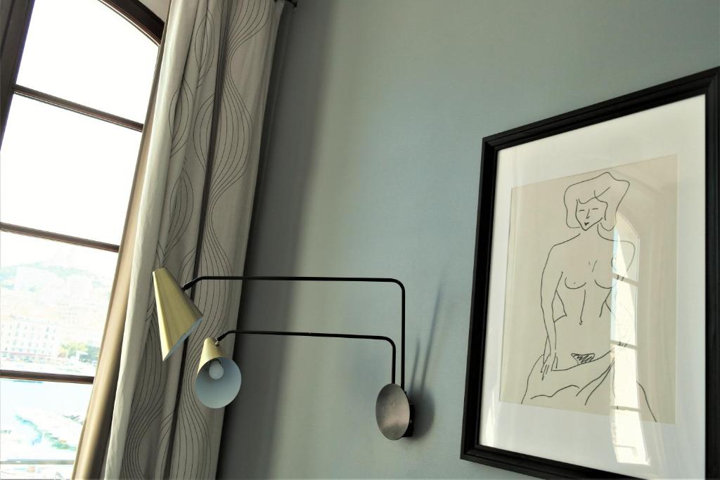 Hotel Belle-Vue Vieux-Port - Resim 28