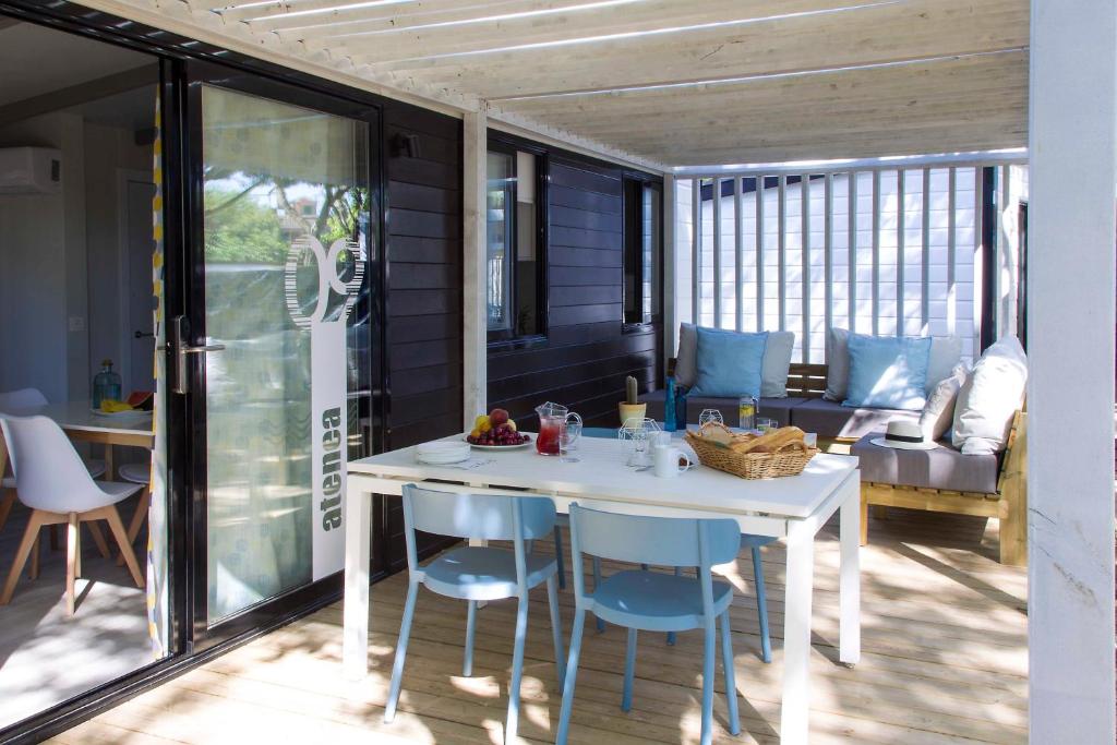Un balcón o terraza de Tamarit Beach Resort