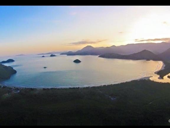  Casa beira-mar em Praia do Ubatumirim