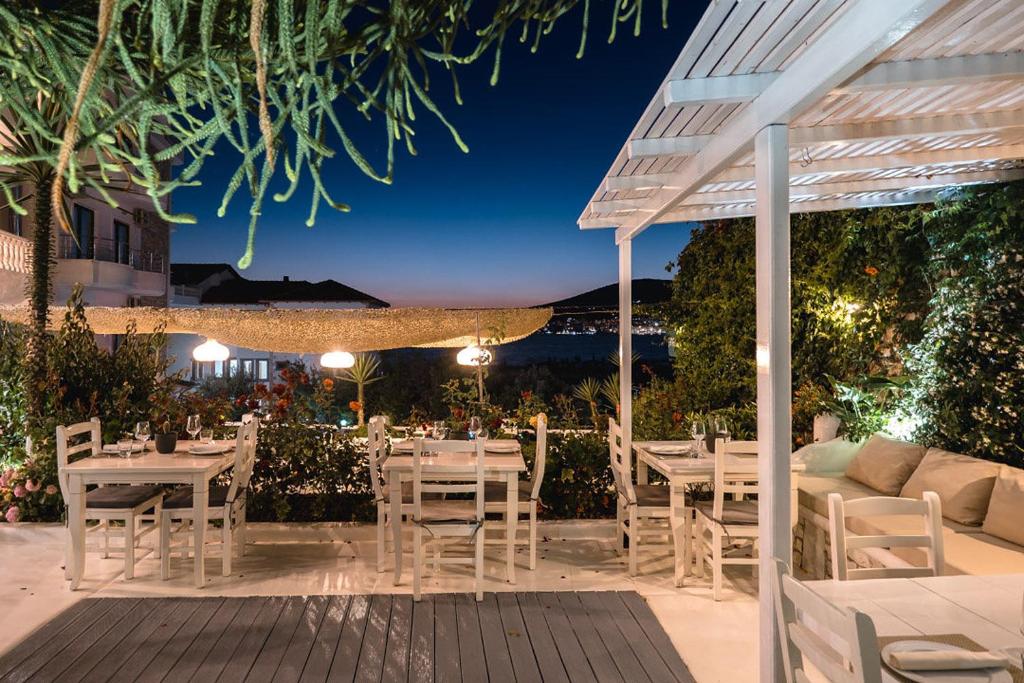 Patio nebo venkovní prostory v ubytování Harmony Hotel