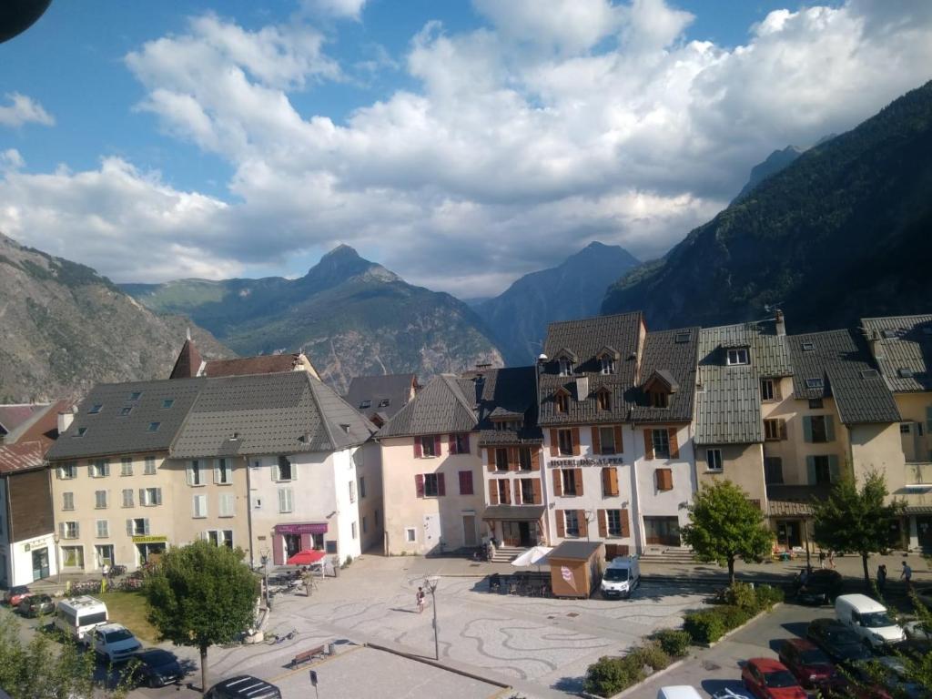 Gambar di galeri bagi Studio Center Bourg d'Oisans di Le Bourg-dʼOisans