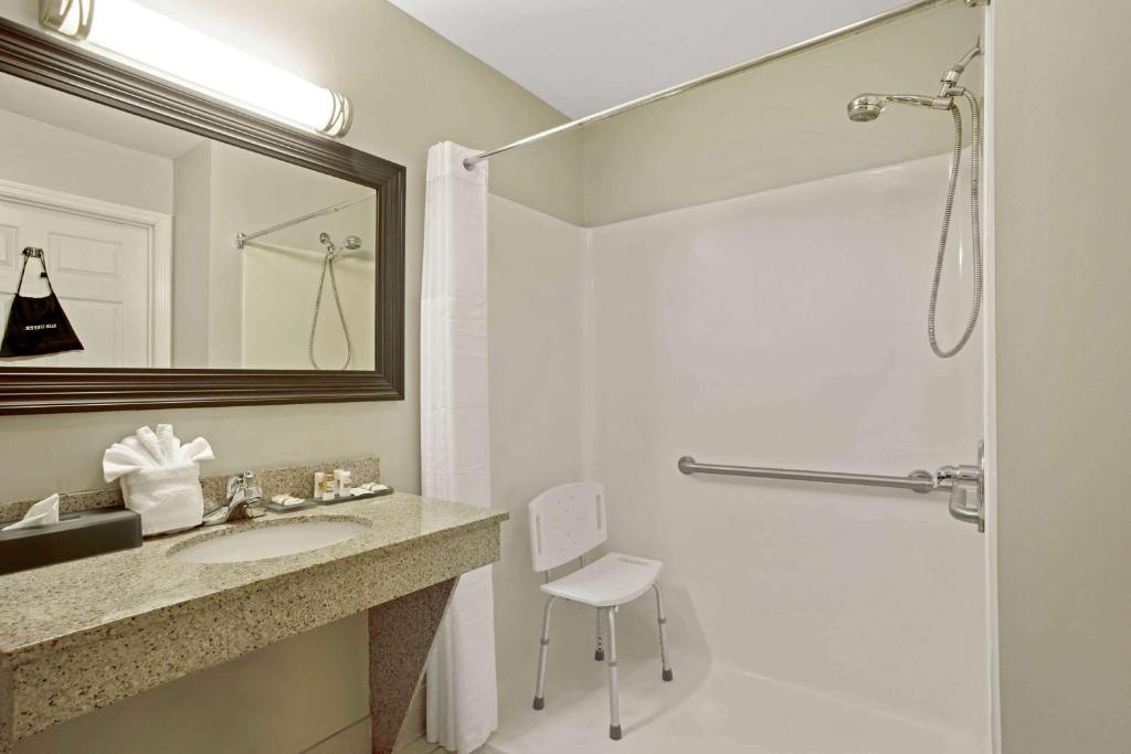 La Quinta by Wyndham PCB Coastal Palms - 