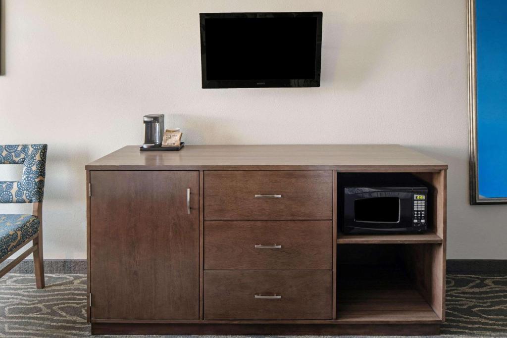 La Quinta Inn & Suites by Wyndham Mercedes Outlet Mall - Salle Royale Exécutive