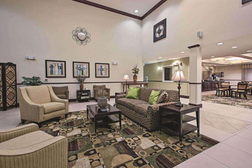 La Quinta by Wyndham Lancaster photo